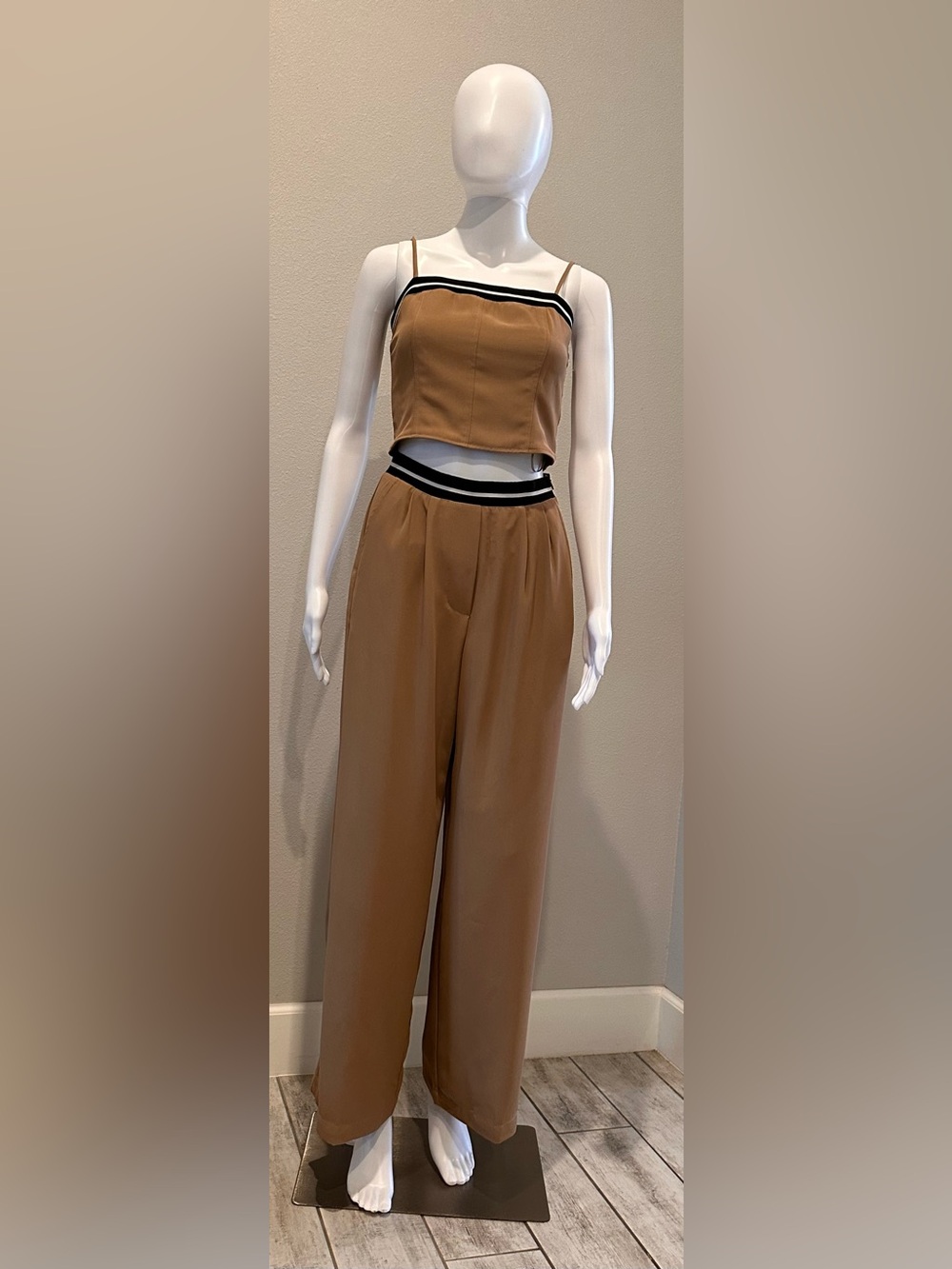 Boutique Tan Matching Set Crop Top Wide Leg Pants Striped Band S